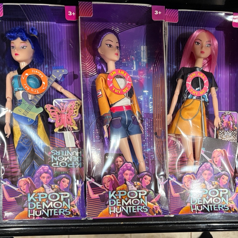 SINGING K-Pop Demon Hunters 3 Fashion Dolls Musical NIB‎